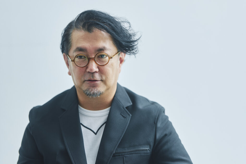 対談をする奥田教授